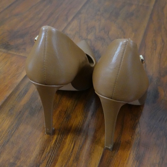 Calvin Klein Leather Pumps – Size 6.5,‎ Pointed Toe, Classic Nude/Brown/Tan - Picture 10 of 12